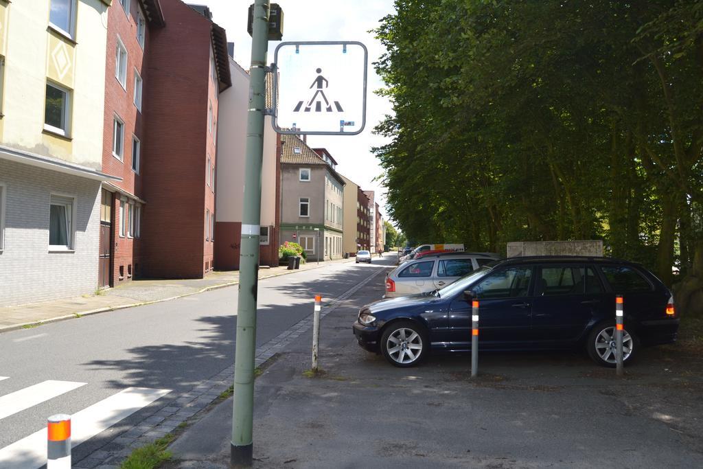 Ulmenstrasse *